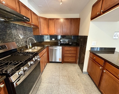 2115 W Farwell Avenue - Photo Thumbnail 3