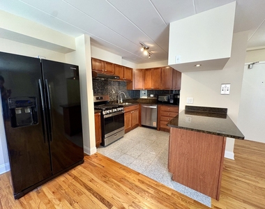 2115 W Farwell Avenue - Photo Thumbnail 4