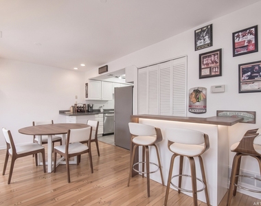 1201 W Diversey Parkway - Photo Thumbnail 3