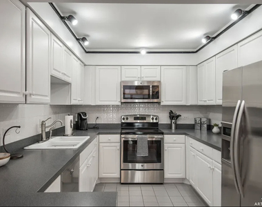 1201 W Diversey Parkway - Photo Thumbnail 9