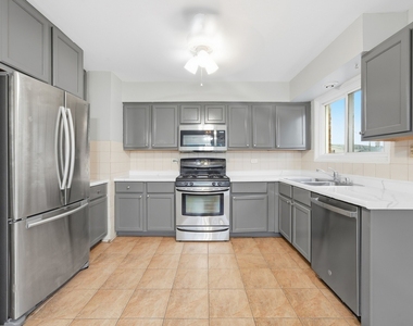 7030 W Carol Avenue - Photo Thumbnail 18