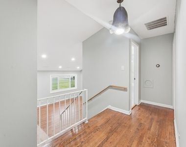7030 W Carol Avenue - Photo Thumbnail 10