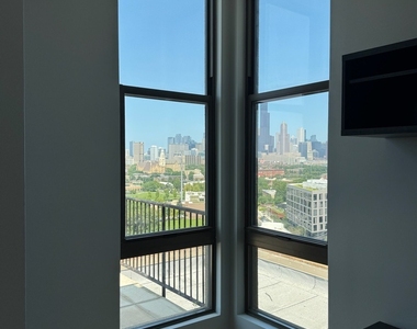 1550 S Blue Island Avenue - Photo Thumbnail 23
