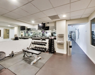 111 E Chestnut Street - Photo Thumbnail 26