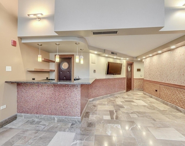 111 E Chestnut Street - Photo Thumbnail 14