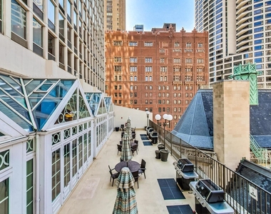 111 E Chestnut Street - Photo Thumbnail 6