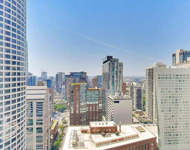 111 E Chestnut Street - Photo Thumbnail 29