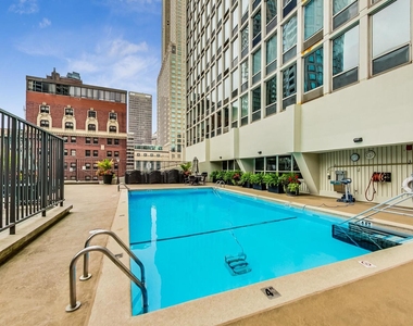 111 E Chestnut Street - Photo Thumbnail 11