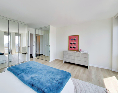 111 E Chestnut Street - Photo Thumbnail 37