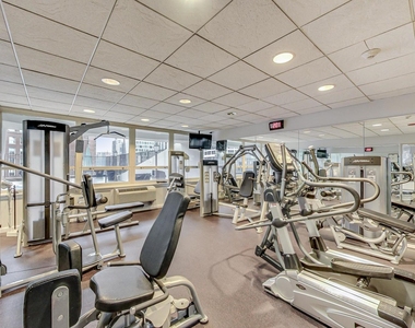 111 E Chestnut Street - Photo Thumbnail 23