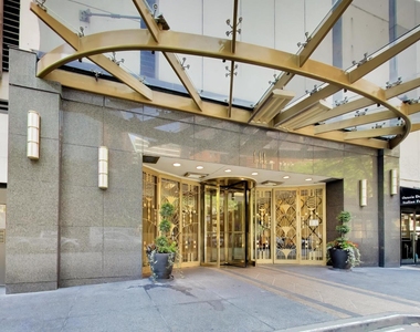 111 E Chestnut Street - Photo Thumbnail 3