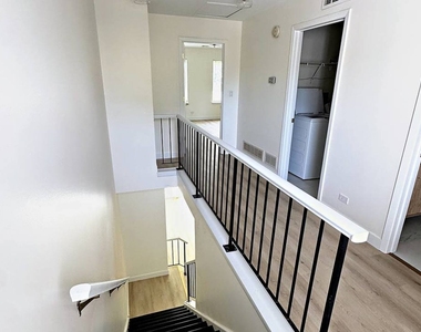 295 Hunterdon Court - Photo Thumbnail 8