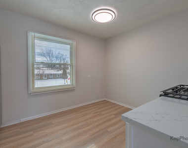 8170 Northway Drive - Photo Thumbnail 6