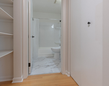 8170 Northway Drive - Photo Thumbnail 18