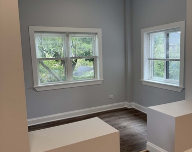3801 W Belle Plaine Avenue - Photo Thumbnail 11