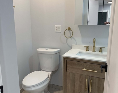 3801 W Belle Plaine Avenue - Photo Thumbnail 4