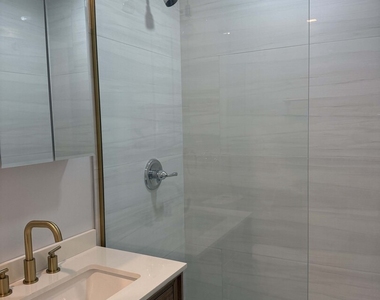 3801 W Belle Plaine Avenue - Photo Thumbnail 5