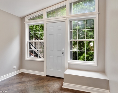608 W Arlington Place - Photo Thumbnail 9