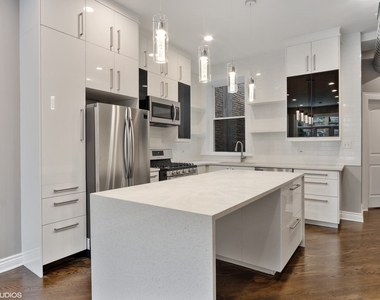 608 W Arlington Place - Photo Thumbnail 2
