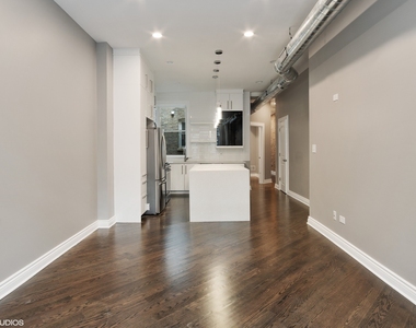 608 W Arlington Place - Photo Thumbnail 1