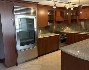 201 E Chestnut Street - Photo Thumbnail 2