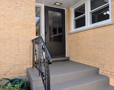 330 S Oak Street - Photo Thumbnail 1