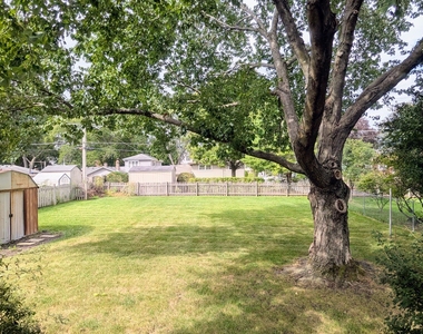 330 S Oak Street - Photo Thumbnail 20