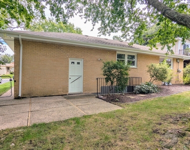 330 S Oak Street - Photo Thumbnail 21