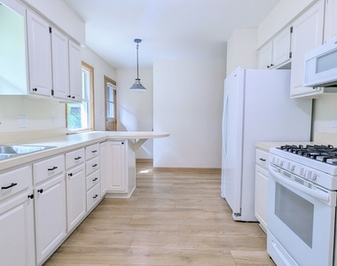 330 S Oak Street - Photo Thumbnail 6