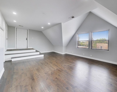 3330 S Indiana Avenue - Photo Thumbnail 18
