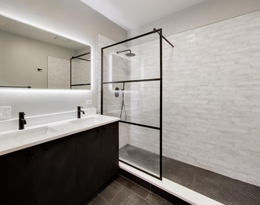 3330 S Indiana Avenue - Photo Thumbnail 25