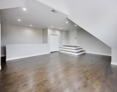 3330 S Indiana Avenue - Photo Thumbnail 19