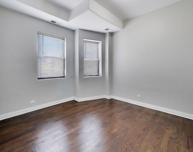 3330 S Indiana Avenue - Photo Thumbnail 11
