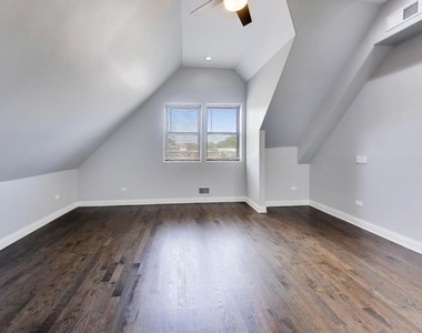 3330 S Indiana Avenue - Photo Thumbnail 21
