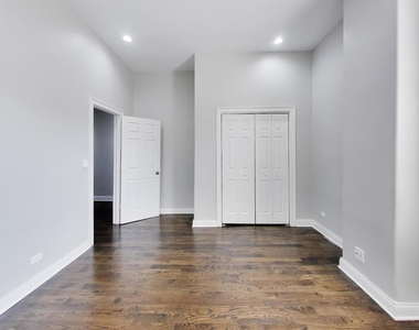 3330 S Indiana Avenue - Photo Thumbnail 14