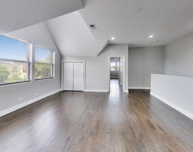 3330 S Indiana Avenue - Photo Thumbnail 20