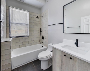 3330 S Indiana Avenue - Photo Thumbnail 15