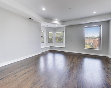 3330 S Indiana Avenue - Photo Thumbnail 3