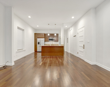 1010 W Dakin Street - Photo Thumbnail 9