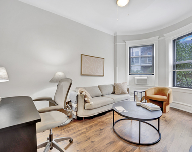 1006 W Dakin Street - Photo Thumbnail 1