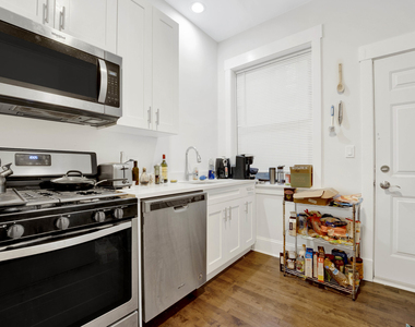 1000 W Dakin Street - Photo Thumbnail 5