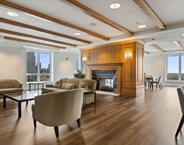 10 E Delaware Place - Photo Thumbnail 20