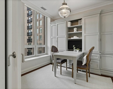 10 E Delaware Place - Photo Thumbnail 12