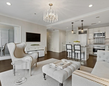10 E Delaware Place - Photo Thumbnail 11