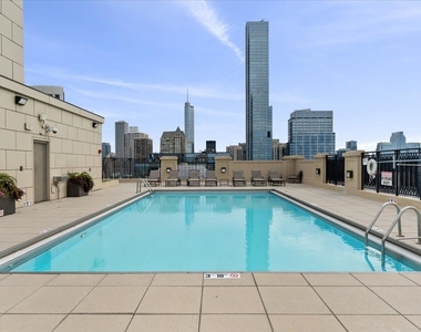 10 E Delaware Place - Photo Thumbnail 26