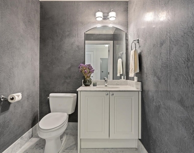 10 E Delaware Place - Photo Thumbnail 13