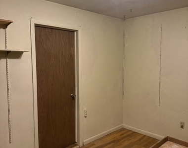 1306 E Green Street - Photo Thumbnail 15