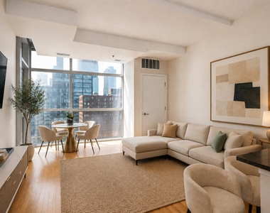303 W Ohio Street - Photo Thumbnail 9