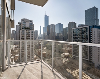 303 W Ohio Street - Photo Thumbnail 7