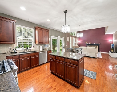 37061 N Bonnie Brae Road - Photo Thumbnail 9